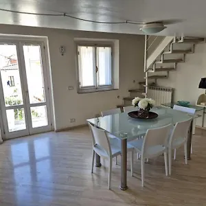 Ameli House , Arezzo Italia